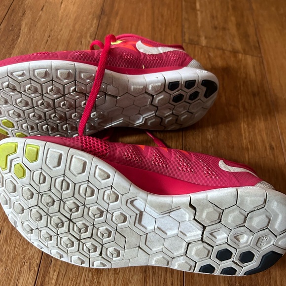 Nike Pink Athletic Running Shoes with Breathable Mesh - Picture 2 of 3